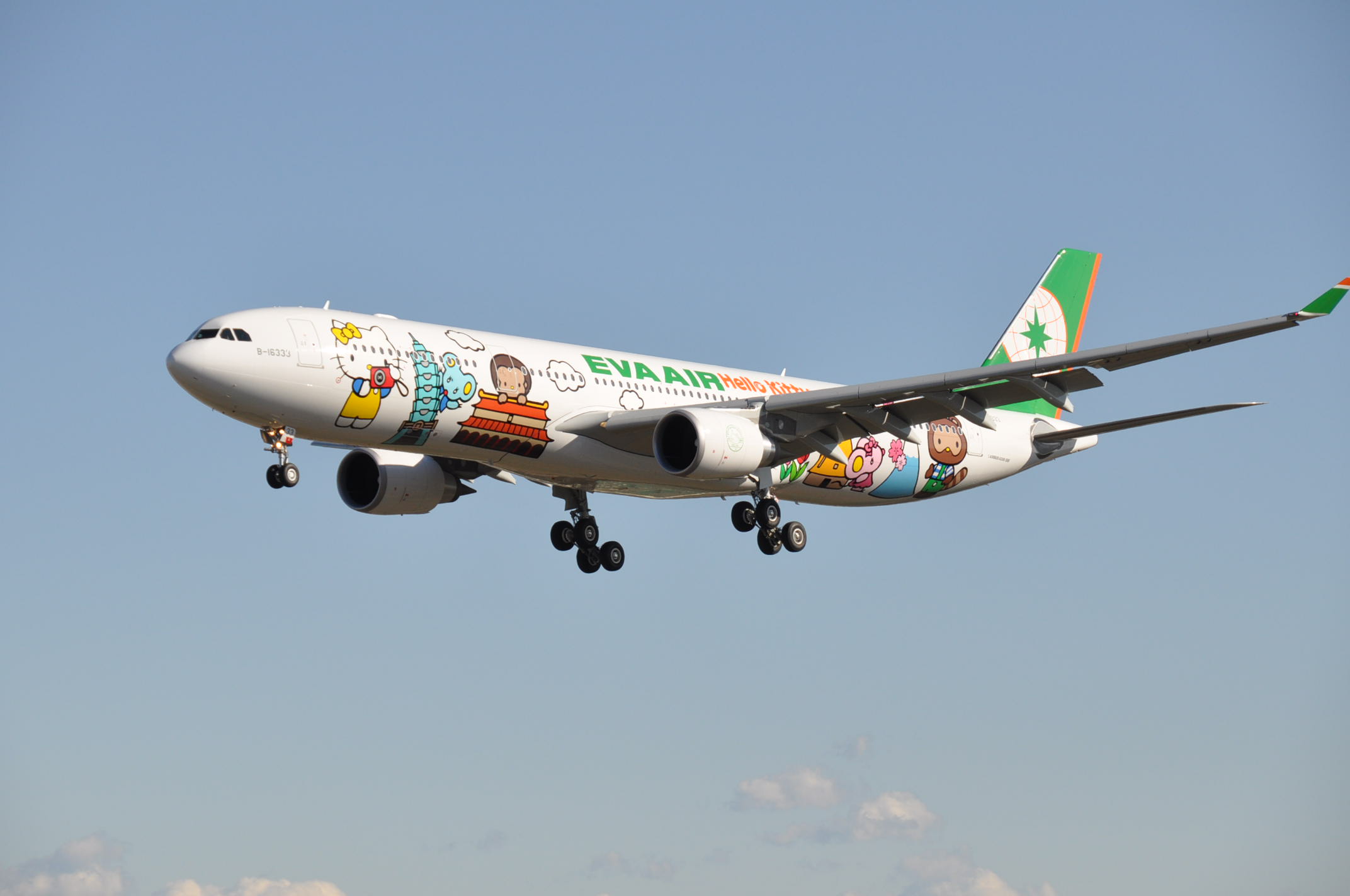 长荣航空新一代hello kitty a330-300 彩绘机,为乘客带来梦幻旅程.